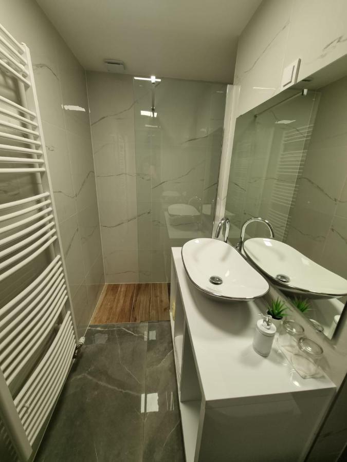 奥西耶克Apartman Simic公寓 外观 照片